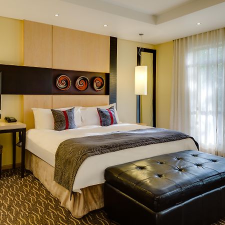 Protea Hotel By Marriott Johannesburg Wanderers Exterior foto