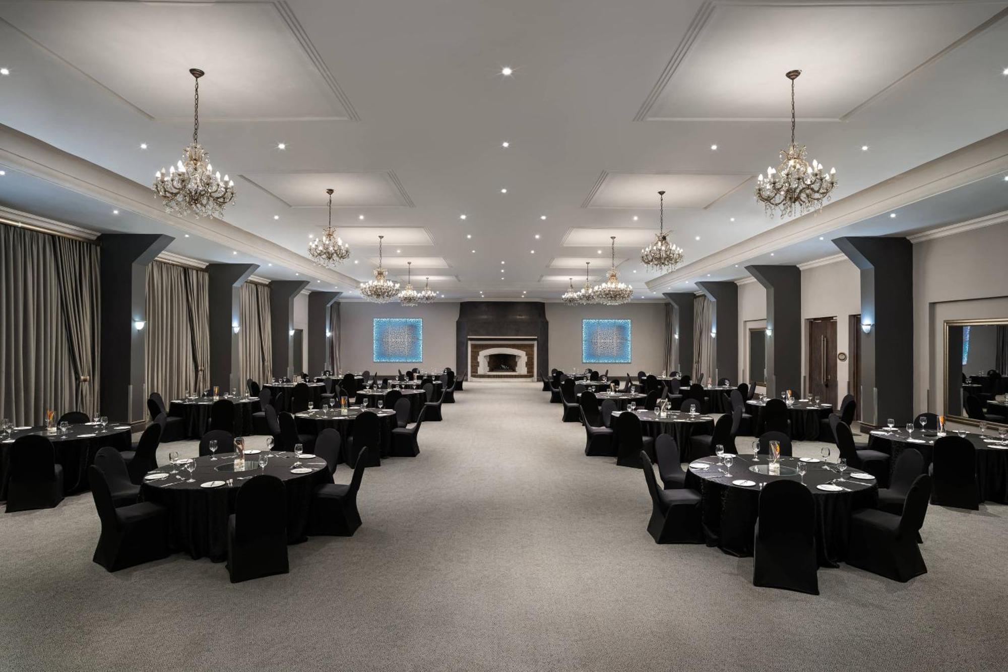 Protea Hotel By Marriott Johannesburg Wanderers Exterior foto